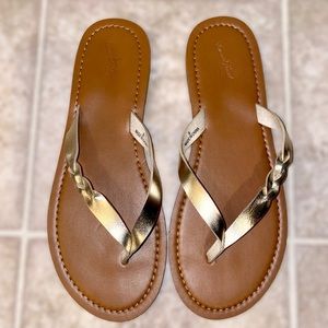 Gold sandals 💛🩴